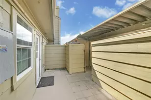 6358 Creekbend Dr, Houston, TX 77096 - Photo 28