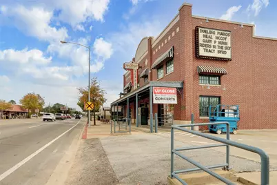 608 Hospital Street, Tomball, TX 77375 - Photo 6