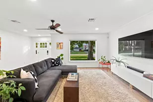 742 W 42nd St, Houston, TX 77018 - Photo 2
