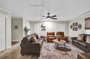 219 S Shanks St, Clute, TX 77531 - Photo 14