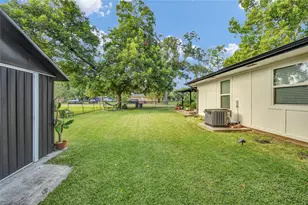 219 S Shanks St, Clute, TX 77531 - Photo 32