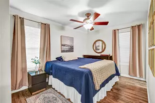 219 S Shanks St, Clute, TX 77531 - Photo 24