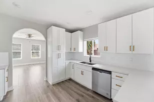5715 Enid St, Houston, TX 77009 - Photo 10