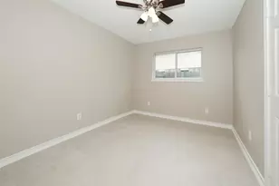 9607 Rumbling Wood Ln, Houston, TX 77086 - Photo 12