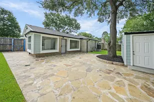 9607 Rumbling Wood Ln, Houston, TX 77086 - Photo 26