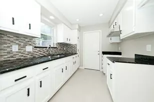 9607 Rumbling Wood Ln, Houston, TX 77086 - Photo 8