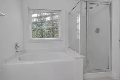 209 E Summerhaze Circle, The Woodlands, TX 77382 - Photo 14