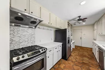 5154 Beechnut St, Houston, TX 77096 - Photo 10