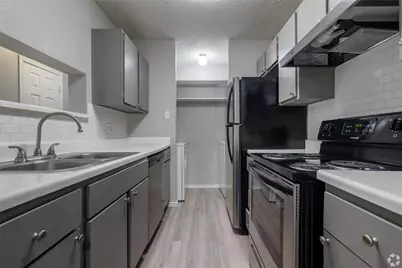 7610 Cameron Rd #1086, Austin, TX 78752 - Photo 6