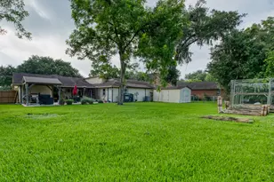 54 Royal Oak Cir, Lake Jackson, TX 77566 - Photo 42