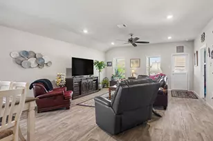 2403 Divot Ln, Navasota, TX 77868 - Photo 10