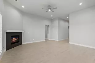 203 Upland Dr, Waller, TX 77484 - Photo 8