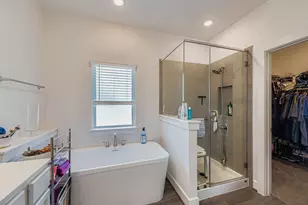 12243 N Chestnut Hls Dr, Conroe, TX 77303 - Photo 16