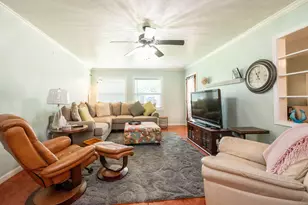 104 Bonita Ave, Galveston, TX 77550 - Photo 1