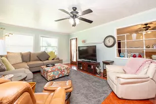104 Bonita Ave, Galveston, TX 77550 - Photo 2