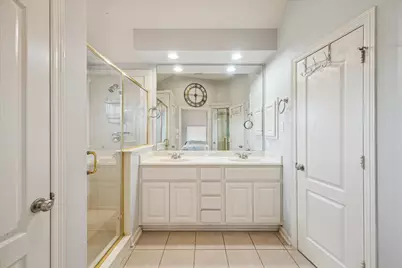 2403 Clippers Square, Houston, TX 77058 - Photo 14