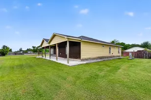 6014 Linda Dr, Rosharon, TX 77583 - Photo 2
