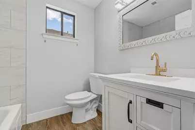 8714 Amblewood Drive, Houston, TX 77099 - Photo 16