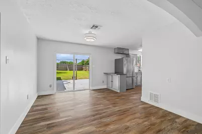 8714 Amblewood Drive, Houston, TX 77099 - Photo 10