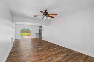 8714 Amblewood Dr, Houston, TX 77099 - Photo 4