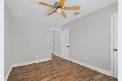 8714 Amblewood Drive, Houston, TX 77099 - Photo 18