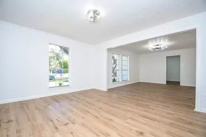 7703 Braesridge Court, Houston, TX 77071 - Photo 6