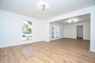 7703 Braesridge Ct, Houston, TX 77071 - Photo 6