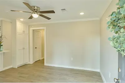 309 S Magnolia Street, Tomball, TX 77375 - Photo 4