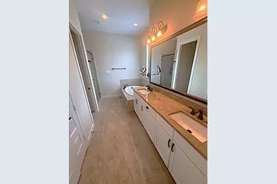 4003 Beacon Fisher Drive, Houston, TX 77018 - Photo 4