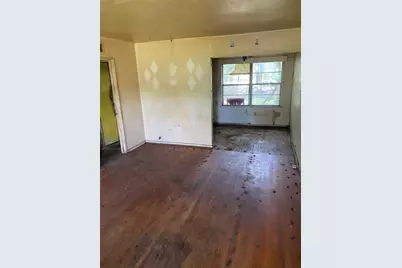 5410 Heron Drive, Houston, TX 77033 - Photo 6
