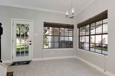 31 N Duskwood Place, The Woodlands, TX 77381 - Photo 10