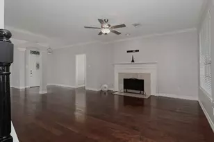 31 N Duskwood Pl, The Woodlands, TX 77381 - Photo 6