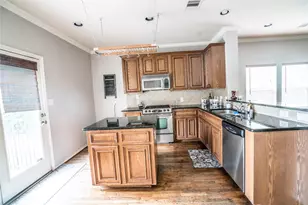 548 W 27th St, Houston, TX 77008 - Photo 8