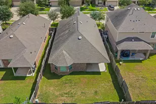 8915 English Manor Dr, Cypress, TX 77433 - Photo 36