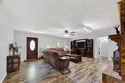 802 Sentinel Oaks, Pinehurst, TX 77362 - Photo 6