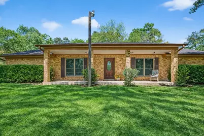 802 Sentinel Oaks, Pinehurst, TX 77362 - Photo 2