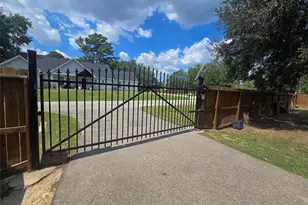 23121 Woodbine Dr, Hockley, TX 77447 - Photo 2