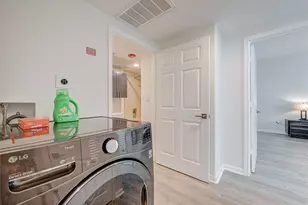 2445 Shadow View Ln, Houston, TX 77077 - Photo 10
