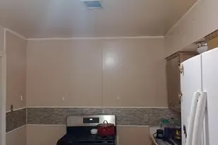 5758 Belmark St, Houston, TX 77033 - Photo 4