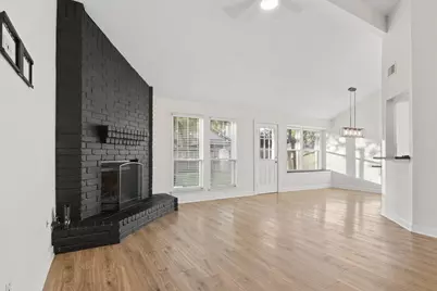 2903 Parkwood Manor Drive, Houston, TX 77339 - Photo 10