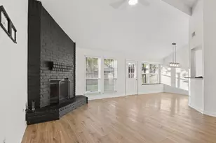 2903 Parkwood Manor Dr, Houston, TX 77339 - Photo 10