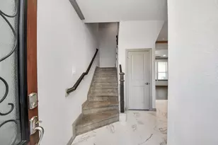 8605 Hollyoaks Creek Ln, Houston, TX 77063 - Photo 8