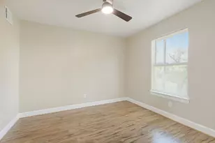 2329 Lidstone St, Houston, TX 77023 - Photo 10