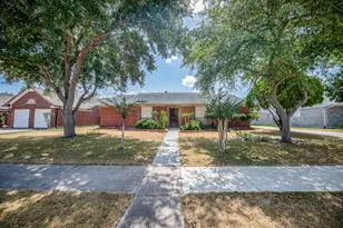 13211 Rosstown Dr, Sugar Land, TX 77478 - Photo 4