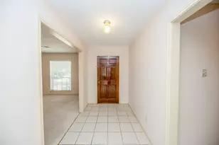 13211 Rosstown Dr, Sugar Land, TX 77478 - Photo 6