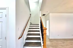 14 Harbinger Ct, The Woodlands, TX 77382 - Photo 18