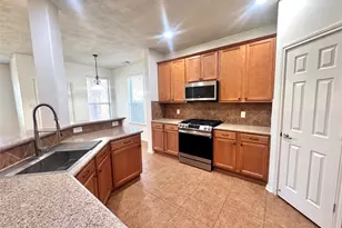 14 Harbinger Ct, The Woodlands, TX 77382 - Photo 6