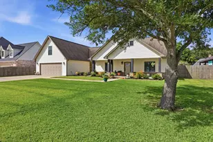 613 N 13th St, Nederland, TX 77627 - Photo 2