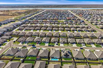 7826 Bullrider Drive, Corpus Christi, TX 78414 - Photo 40