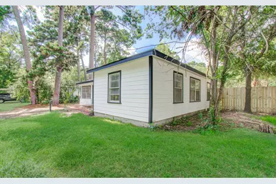 1100 Cowan Avenue, Conroe, TX 77301 - Photo 6